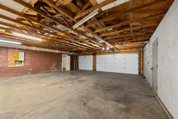 $250,000 | 2400 27th Street, Rock Island, IL 61201