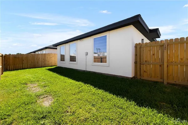 $1,400 | 2103 Selena Street, Unit 4, Mission, TX 78572