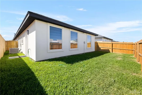 $1,400 | 2103 Selena Street, Unit 4, Mission, TX 78572