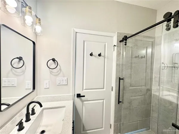 $1,400 | 2103 Selena Street, Unit 4, Mission, TX 78572