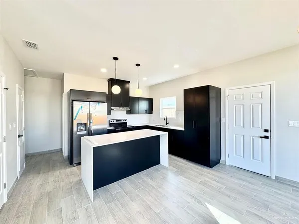 $1,400 | 2103 Selena Street, Unit 4, Mission, TX 78572