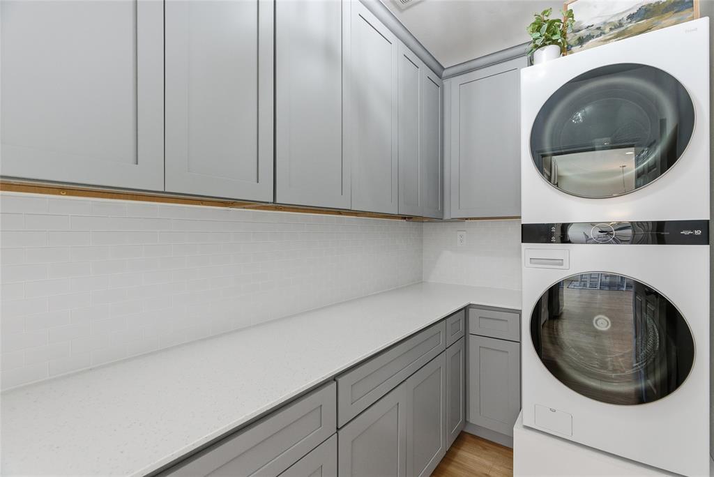 846 Old Tioga Road Gunter, TX 75058 - Photo 25 of 38 a room with a washer and dryer