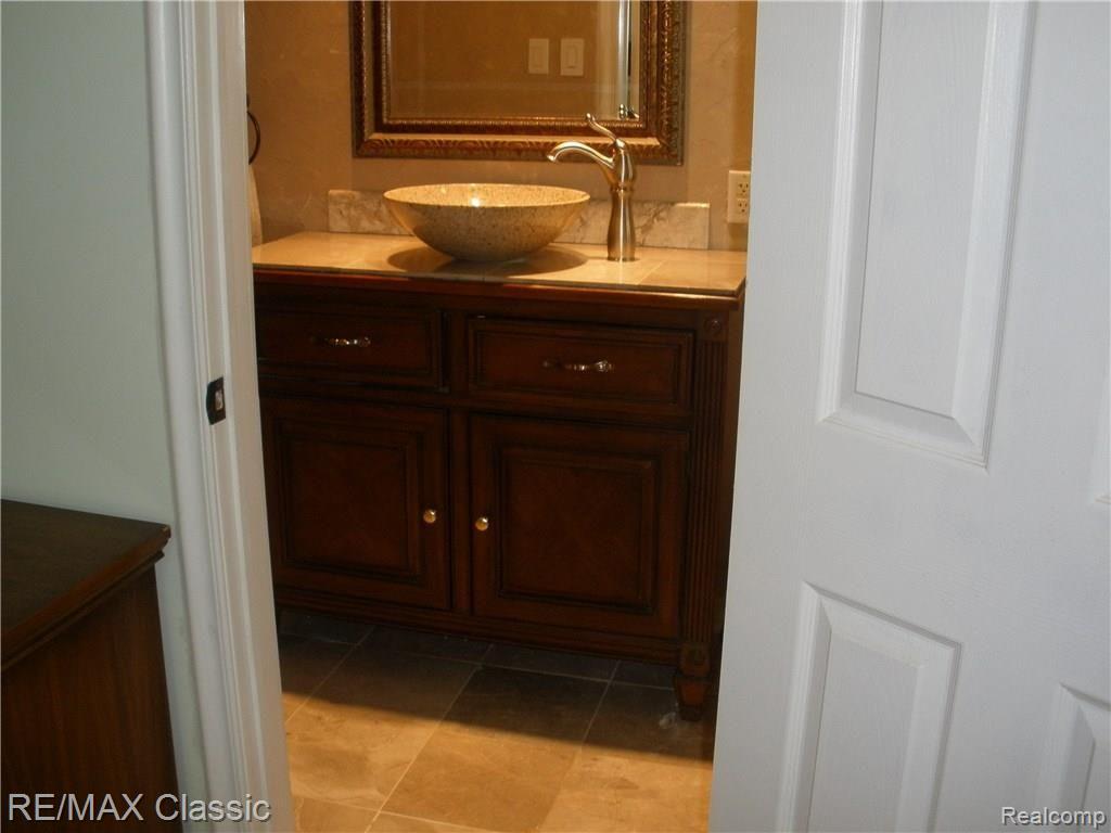 849 Briar Court Rochester Hills, MI 48309 - Photo 15 of 27