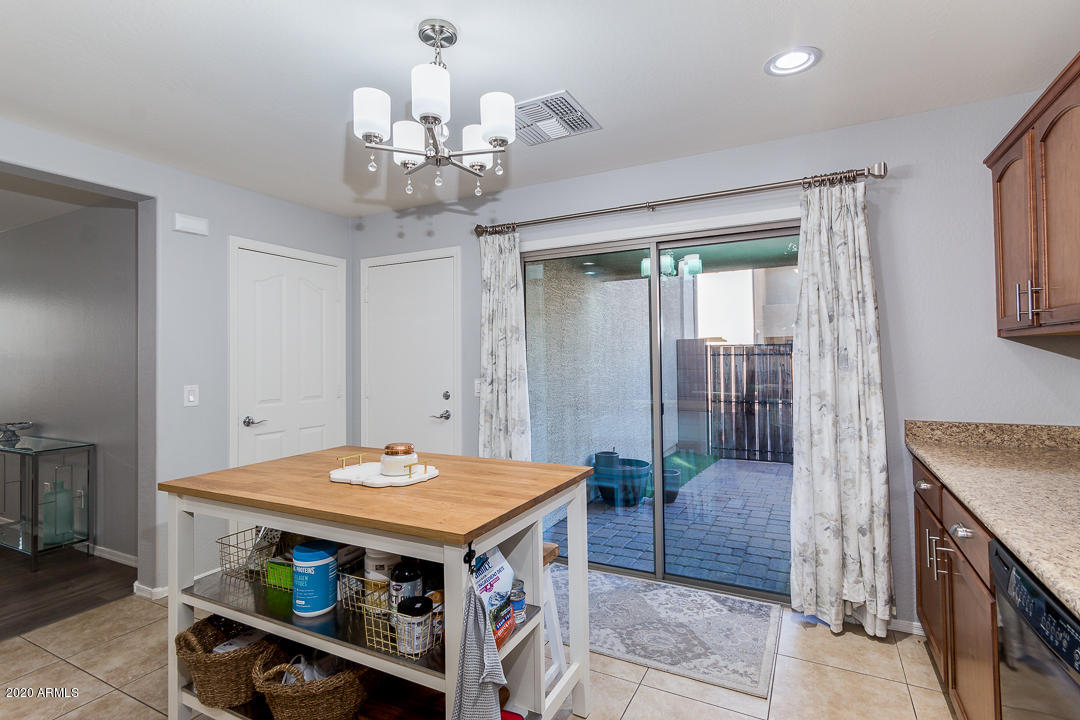 2539 East Boston Street Gilbert, AZ 85295 - Photo 11 of 37 11-Boston