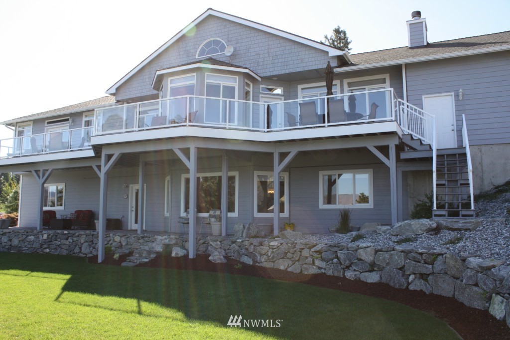 4407 South Lakeshore Road Chelan, WA 98816 - Photo 2 of 24 Gallery Image 2