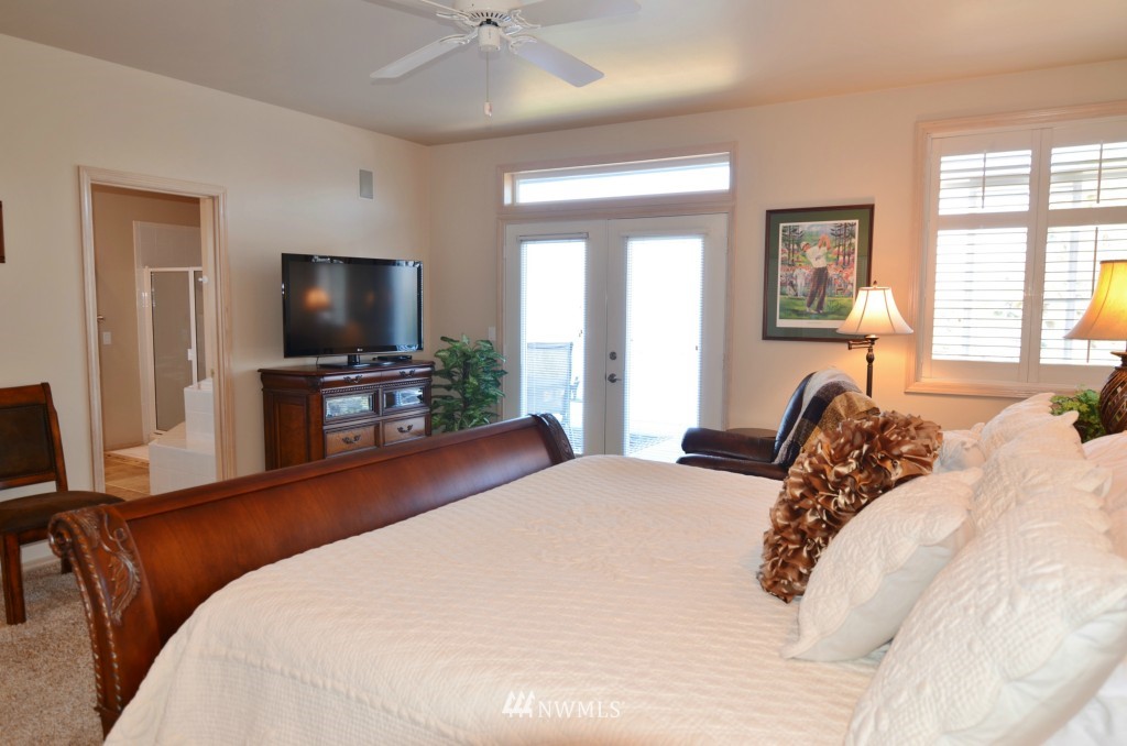 4407 South Lakeshore Road Chelan, WA 98816 - Photo 16 of 24 Gallery Image 16