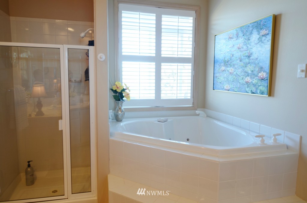 4407 South Lakeshore Road Chelan, WA 98816 - Photo 17 of 24 Gallery Image 17
