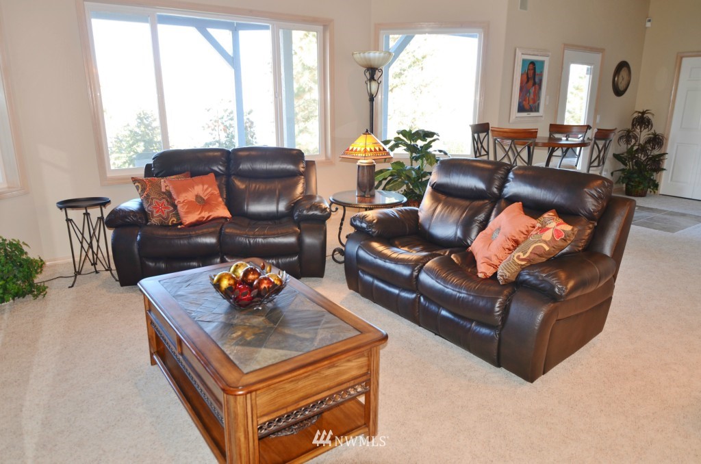 4407 South Lakeshore Road Chelan, WA 98816 - Photo 20 of 24 Gallery Image 20