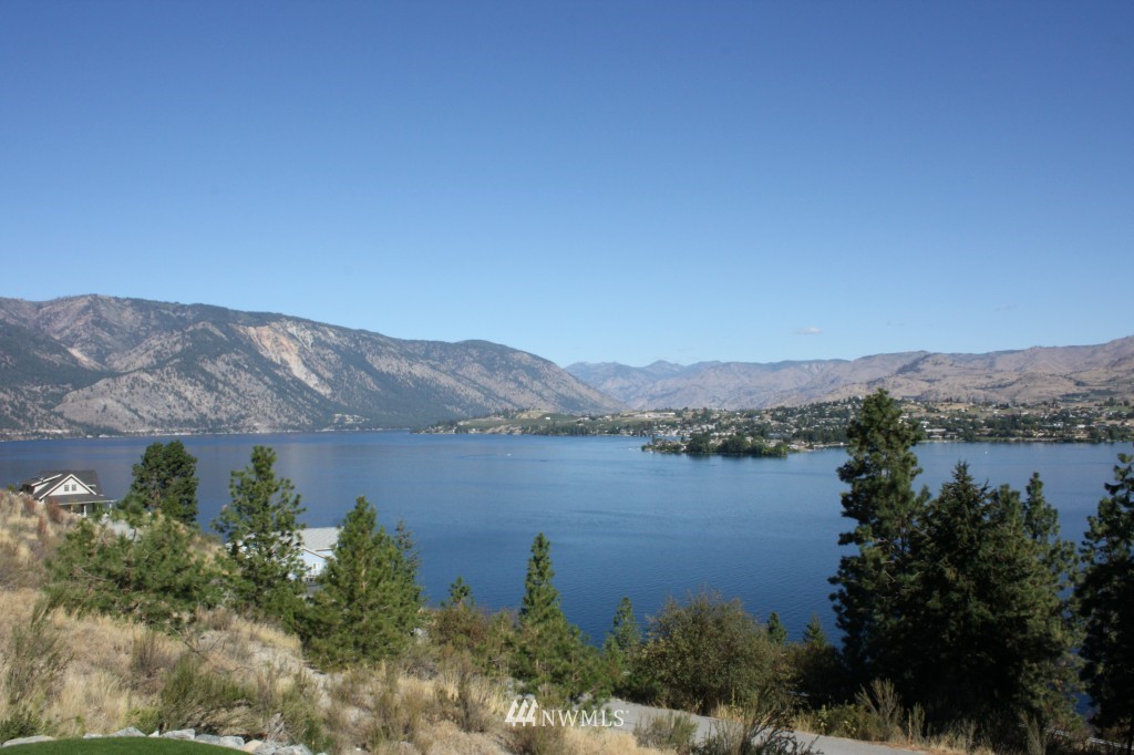 4407 South Lakeshore Road Chelan, WA 98816 - Photo 4 of 24 Gallery Image 4