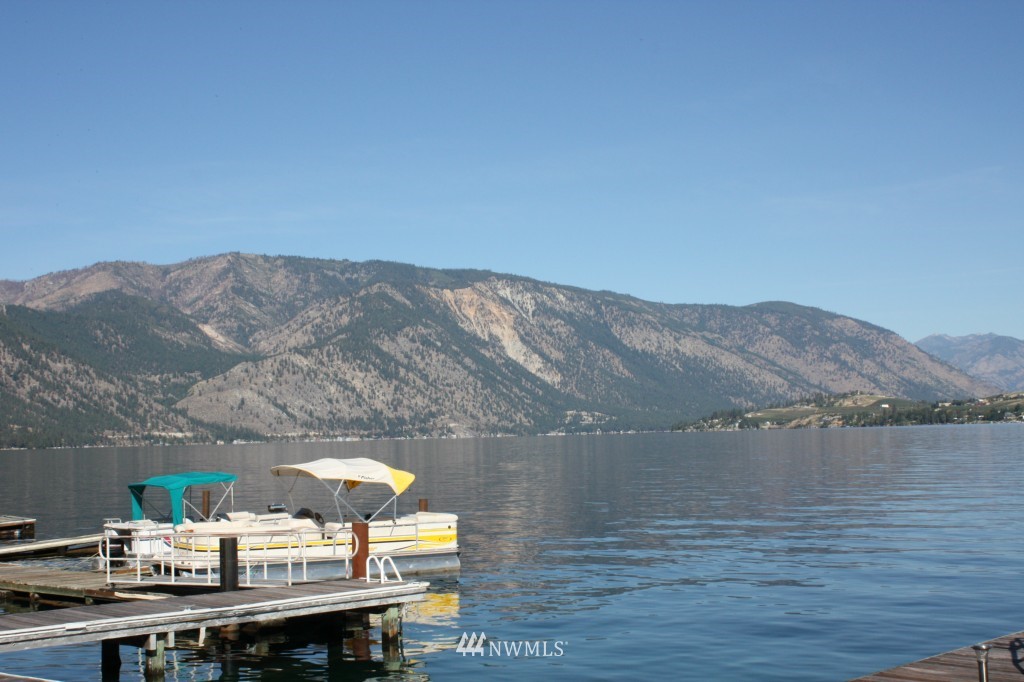 4407 South Lakeshore Road Chelan, WA 98816 - Photo 9 of 24 Gallery Image 9