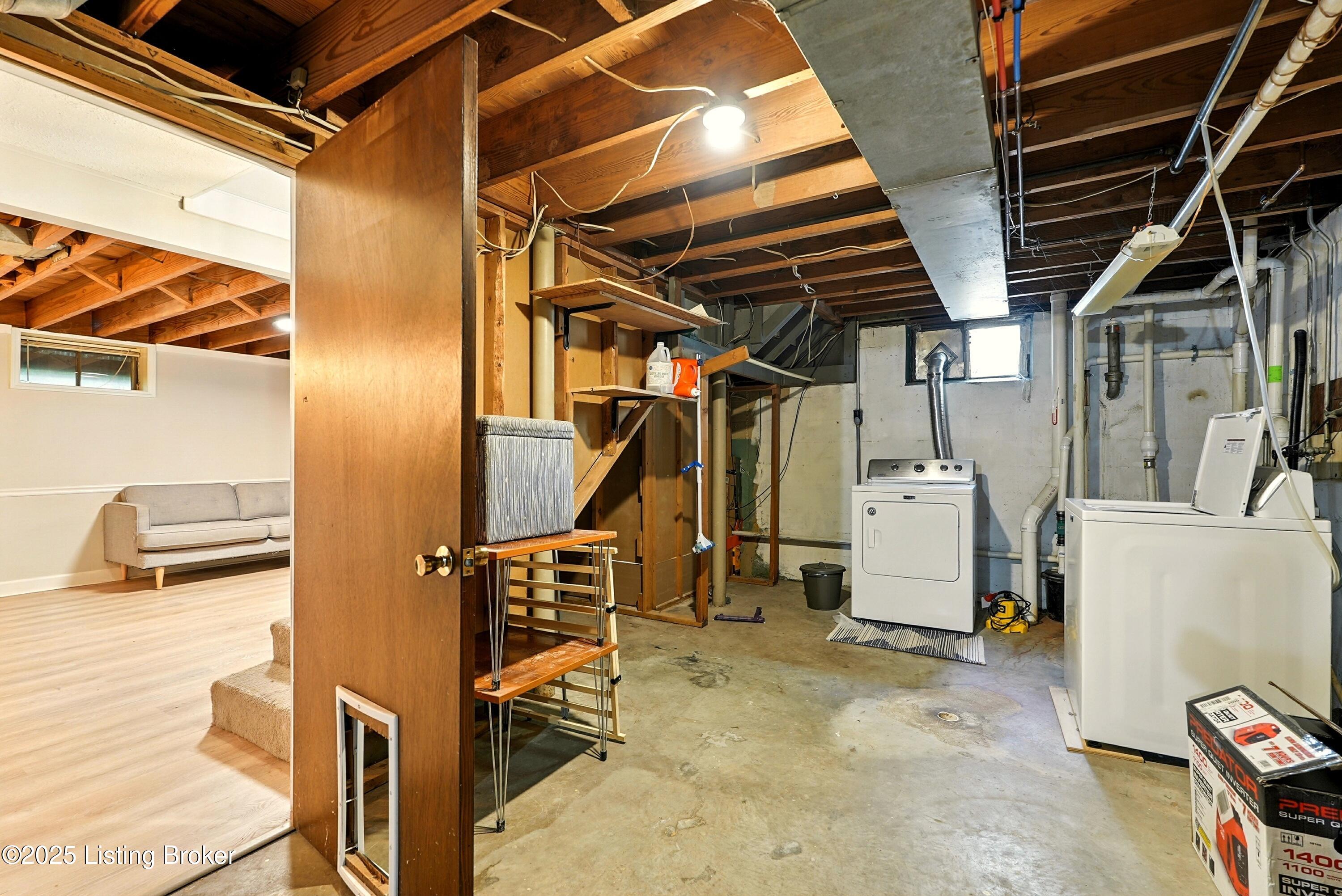 208 Biltmore Road Louisville, KY 40207 - Photo 36 of 44 40_208biltmore_louisvillerealestatemedia