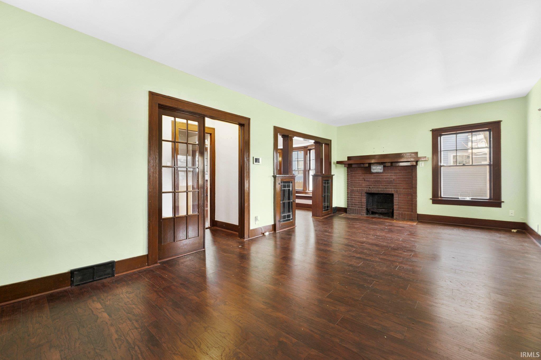 326 Arcadia Court Fort Wayne, IN 46807 - Photo 7 of 34