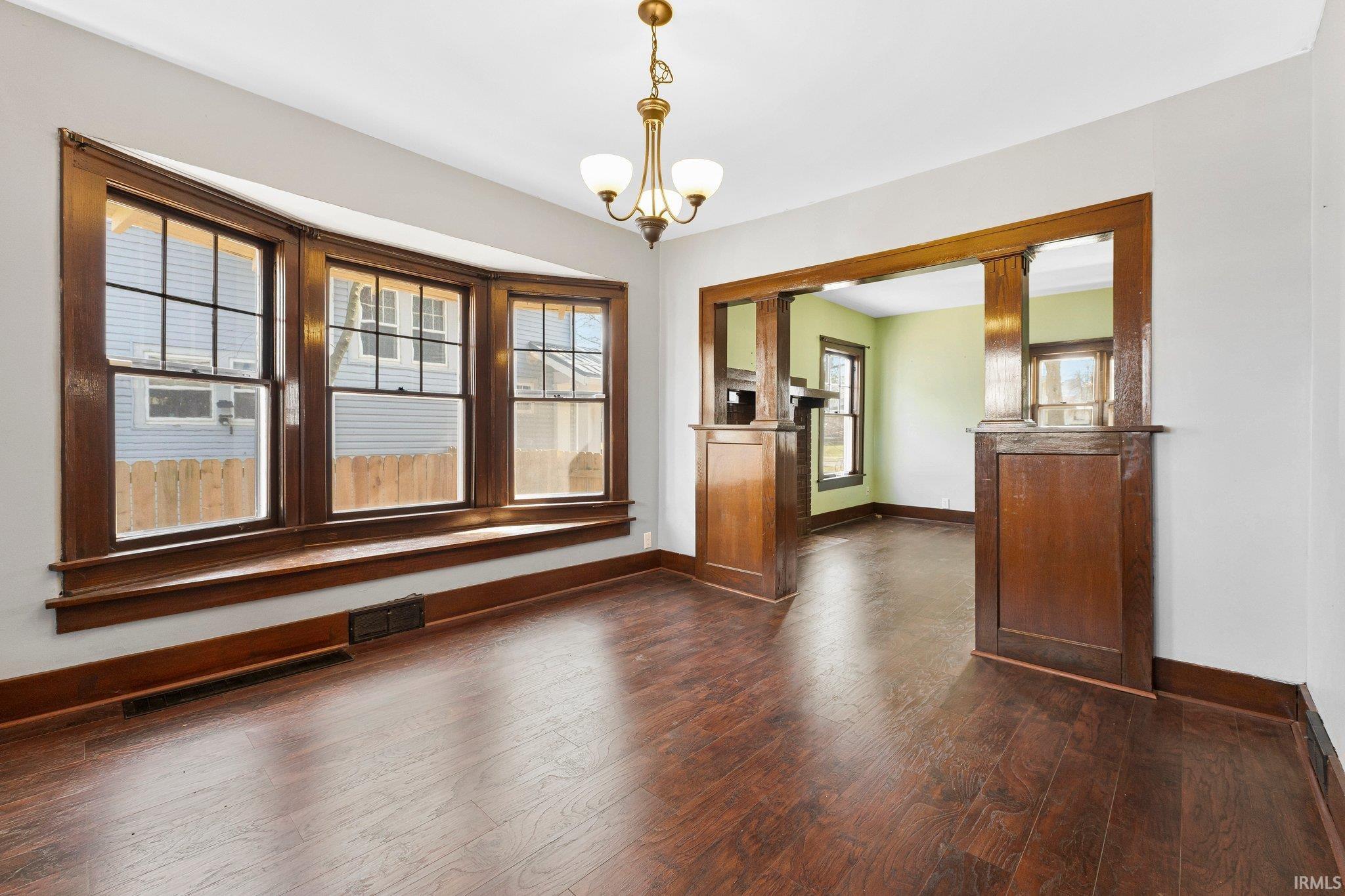 326 Arcadia Court Fort Wayne, IN 46807 - Photo 9 of 34