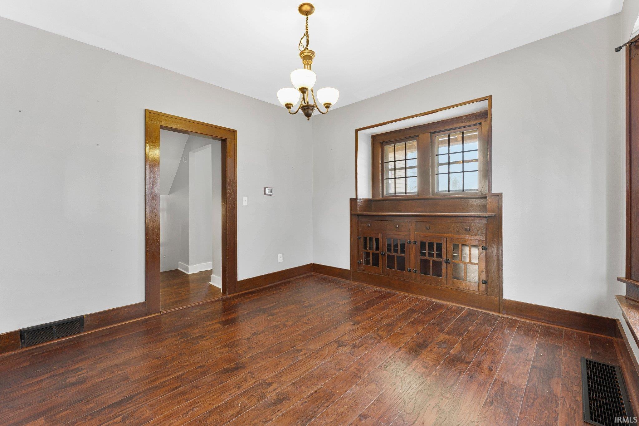 326 Arcadia Court Fort Wayne, IN 46807 - Photo 10 of 34