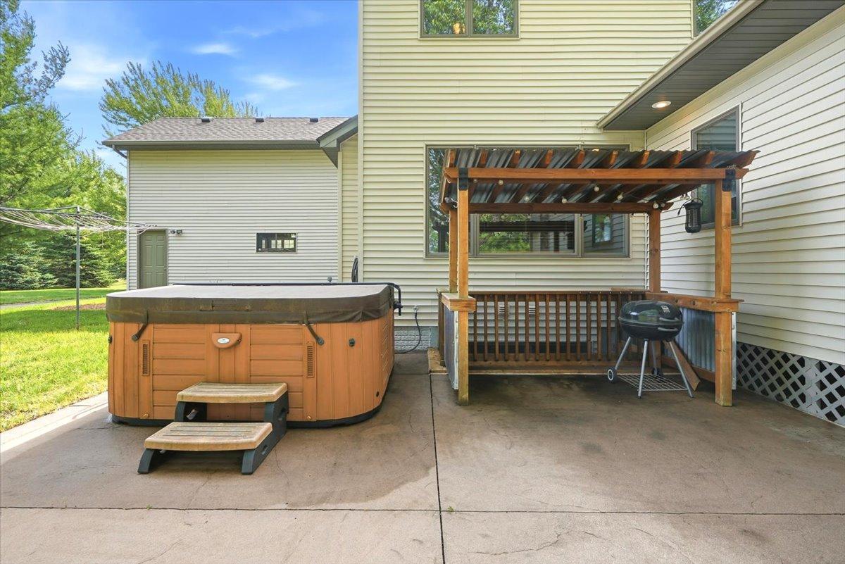 964 Fraser Lane Hudson, WI 54016 - Photo 27 of 34