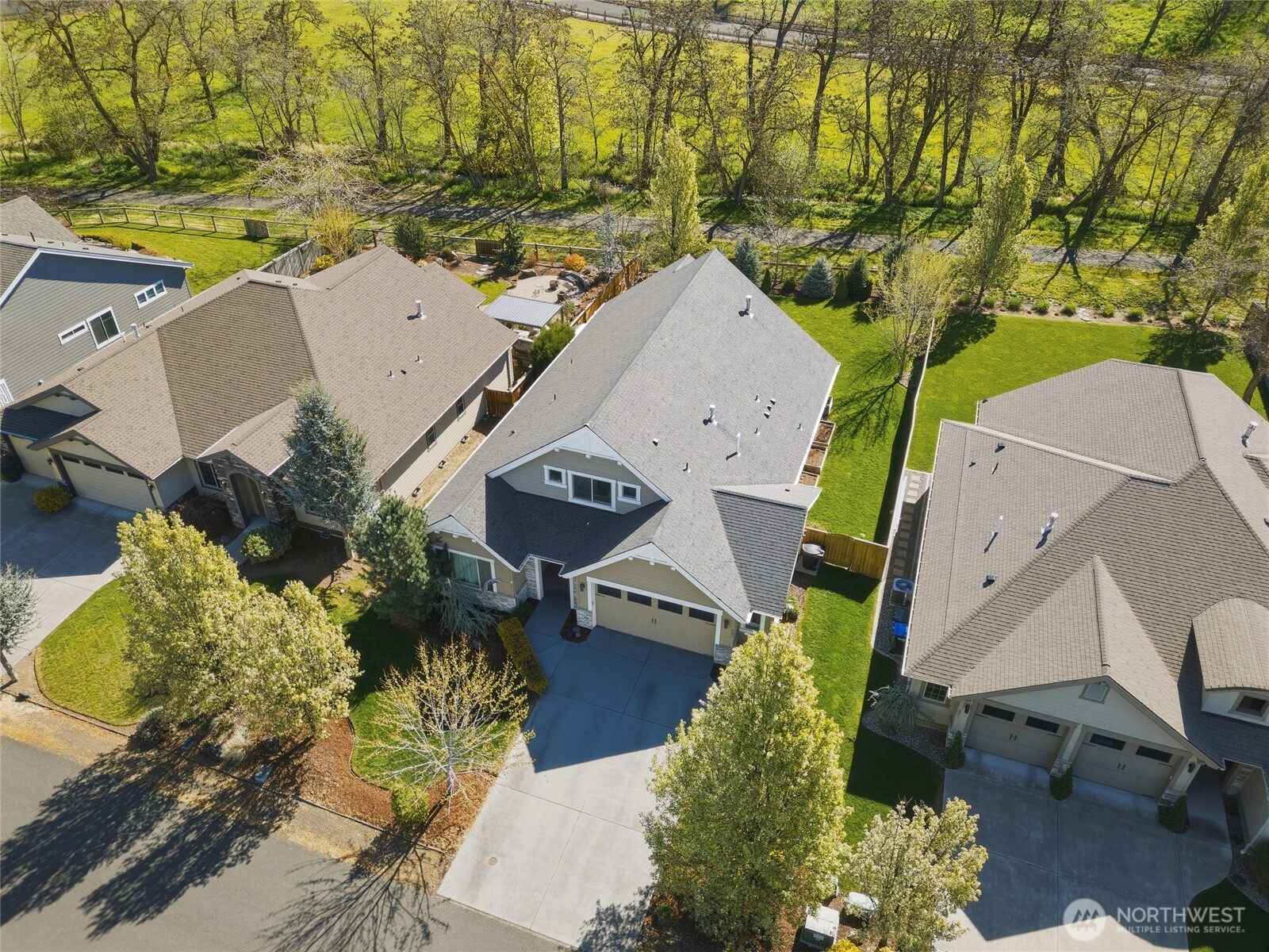341 Reserve Way Walla Walla, WA 99362 - Photo 35 of 40 an aerial view of a house with a yard basket ball court and outdoor seating