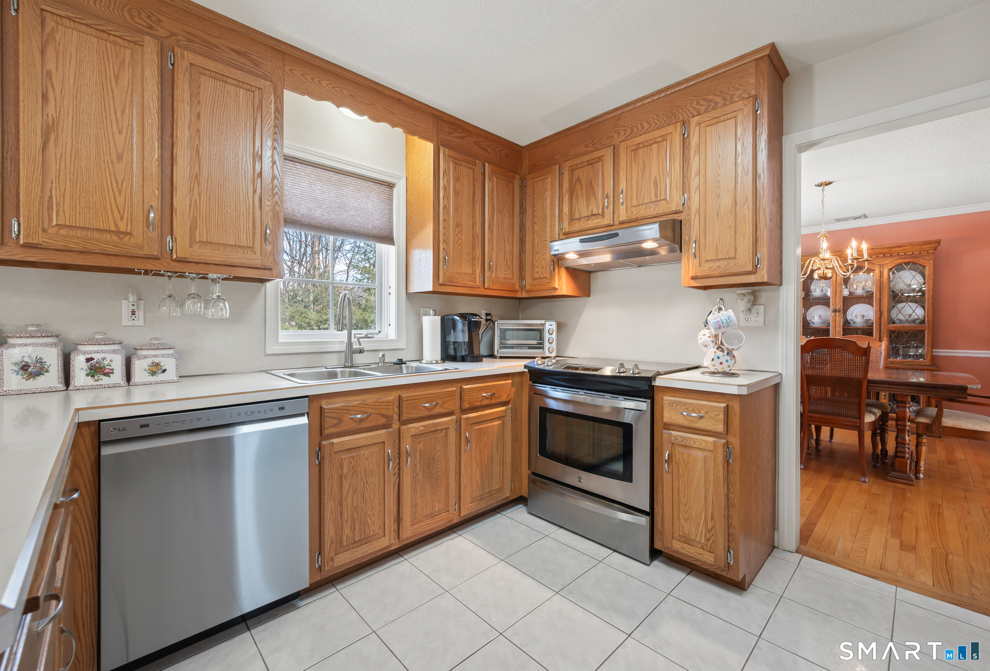 19 Woodside Way Bristol, CT 06010 - Photo 15 of 43