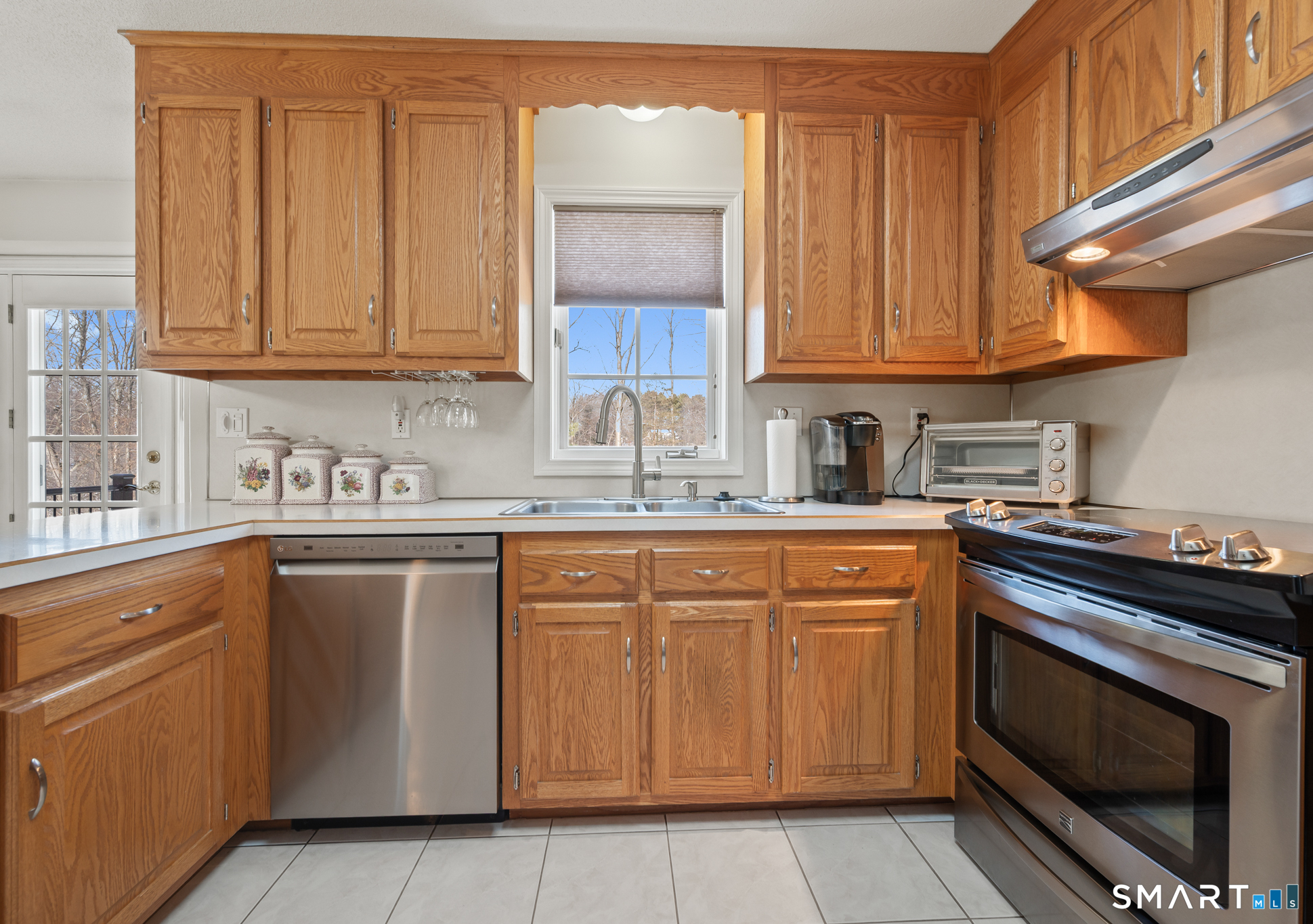 19 Woodside Way Bristol, CT 06010 - Photo 16 of 43