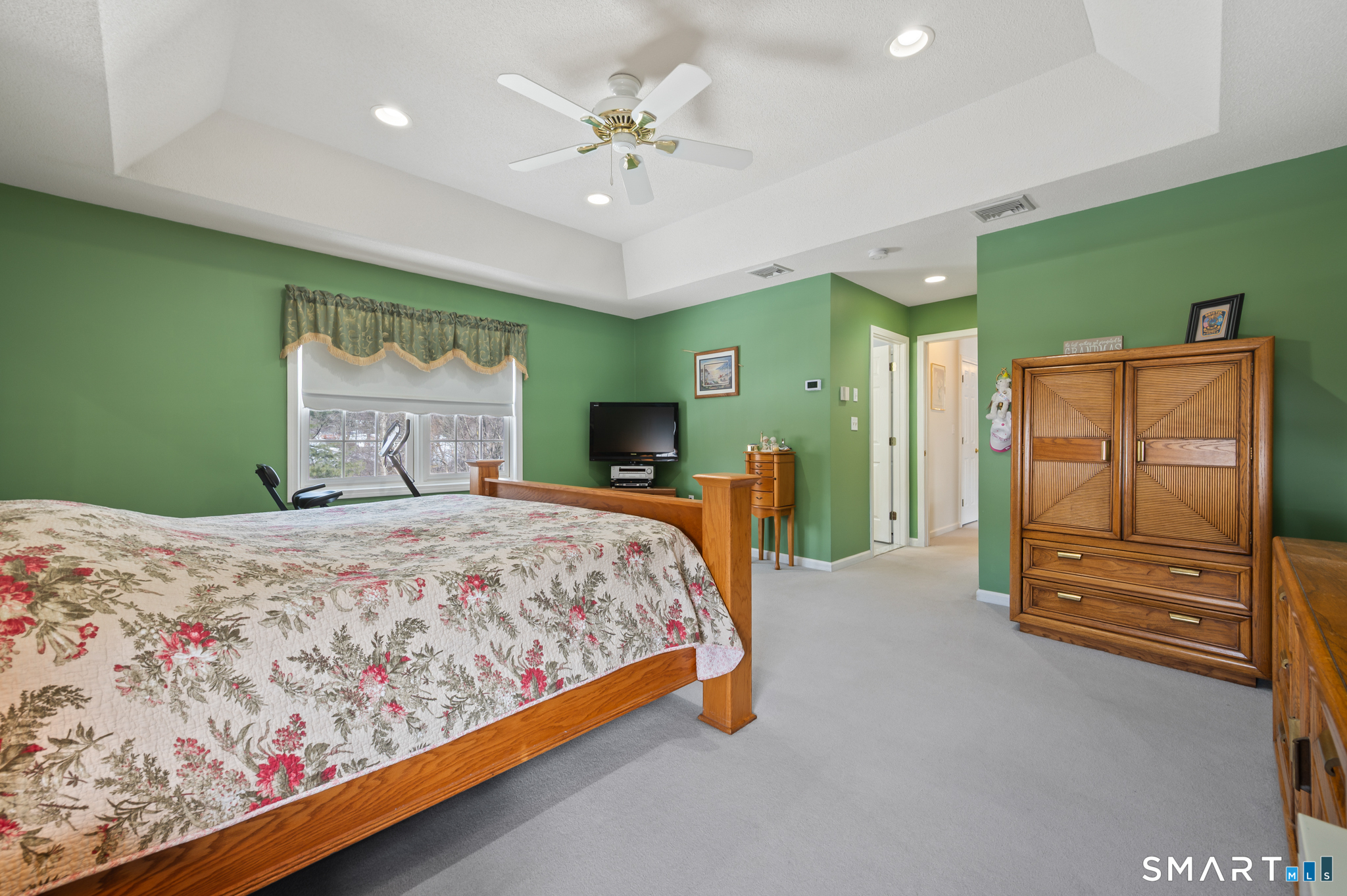 19 Woodside Way Bristol, CT 06010 - Photo 24 of 43