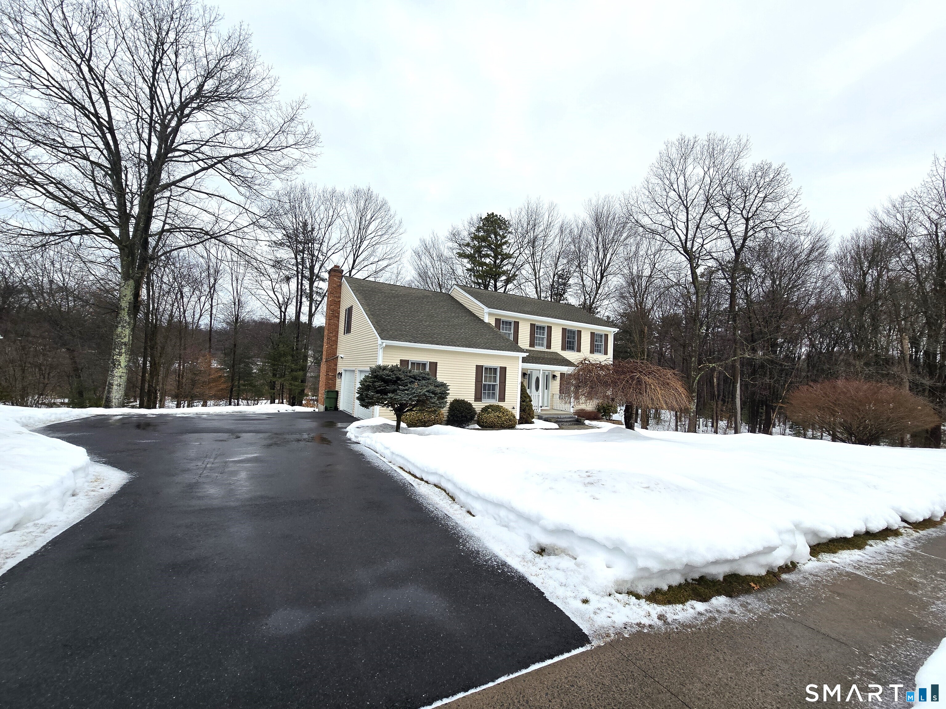 19 Woodside Way Bristol, CT 06010 - Photo 3 of 43