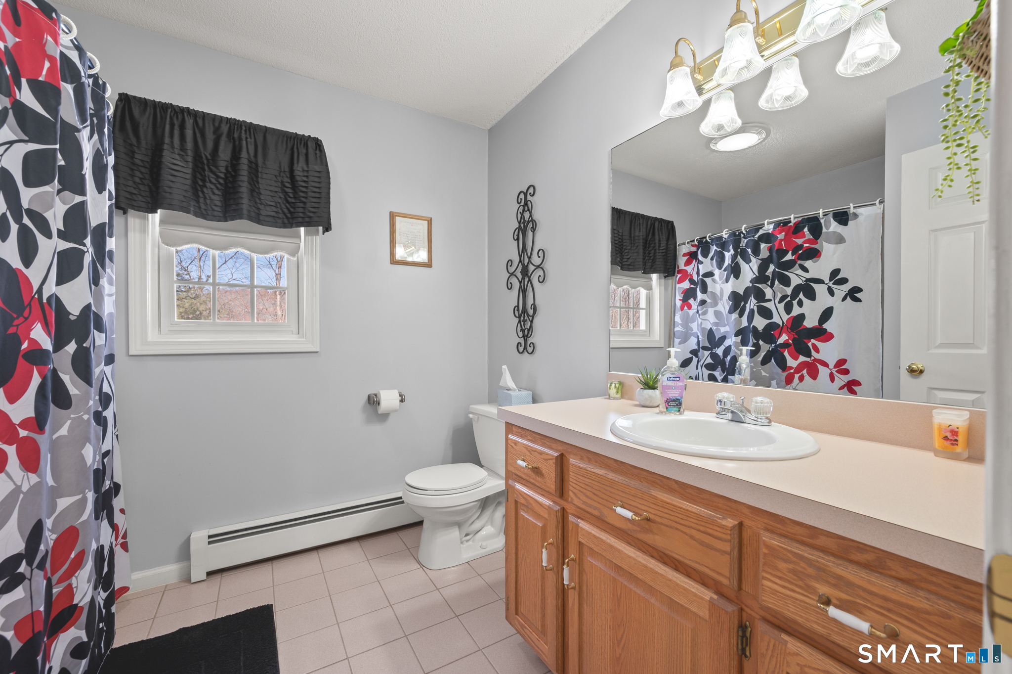 19 Woodside Way Bristol, CT 06010 - Photo 34 of 43 Upstairs main bathroom