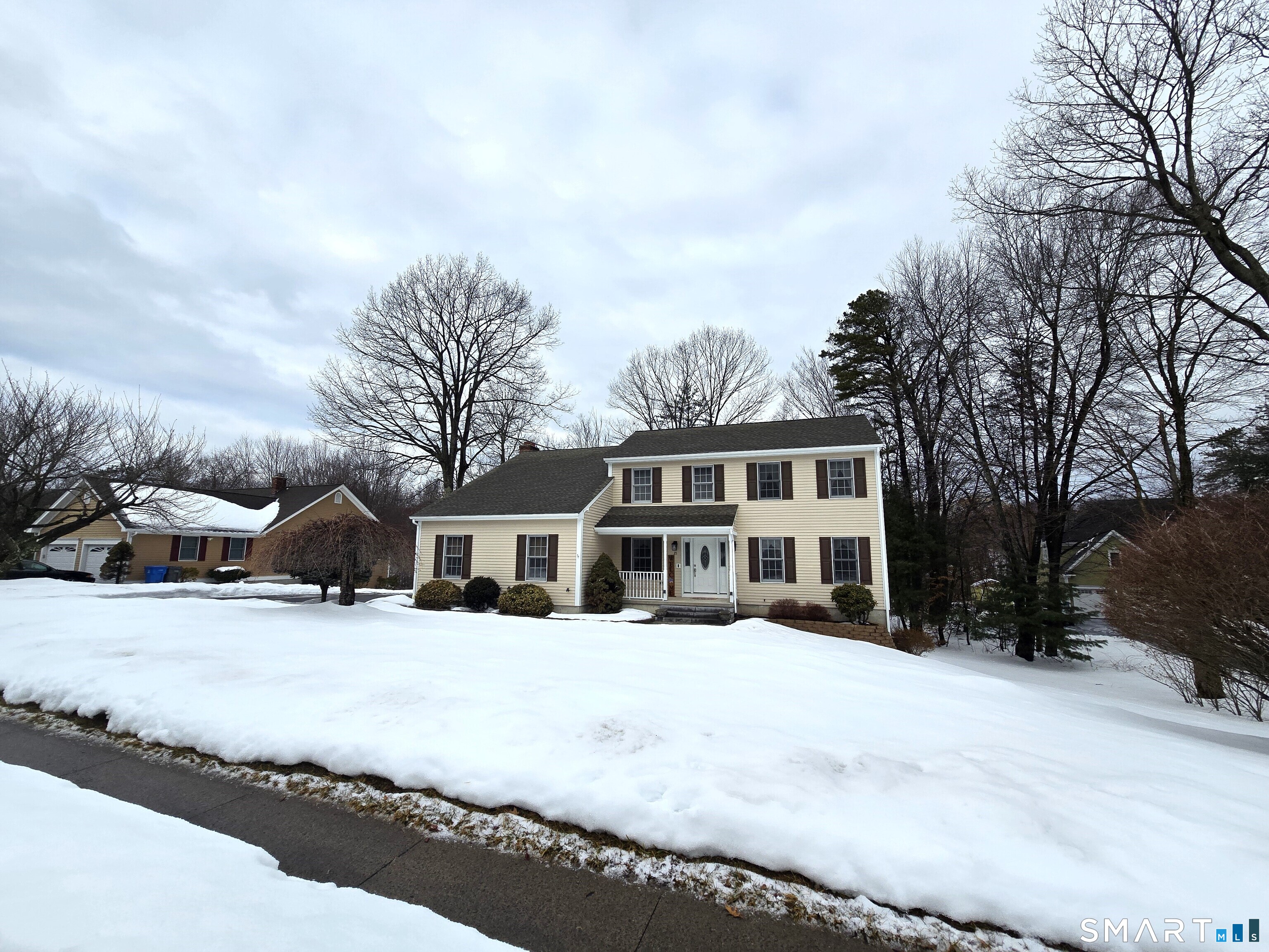 19 Woodside Way Bristol, CT 06010 - Photo 5 of 43