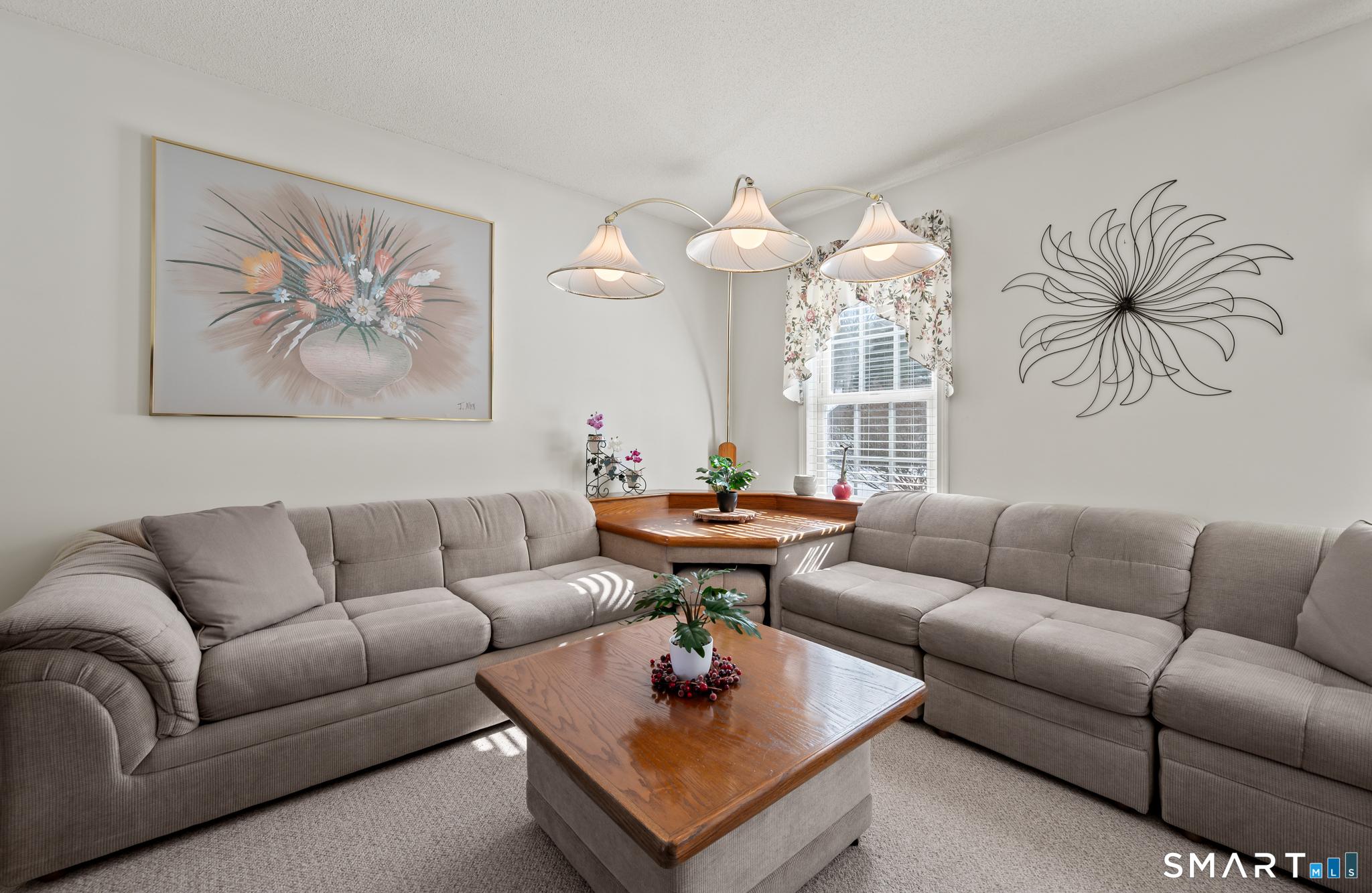 19 Woodside Way Bristol, CT 06010 - Photo 7 of 43