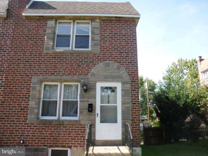 978 Grant Road Folcroft, PA 19032 - Photo 4 of 13 Exterior Front