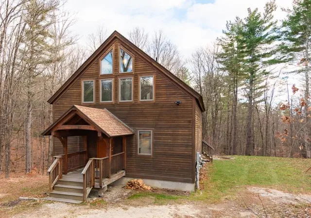 $615,000 | 93 Old Milford Road, Brookline, NH 03033