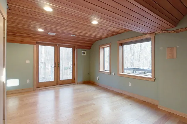 $615,000 | 93 Old Milford Road, Brookline, NH 03033