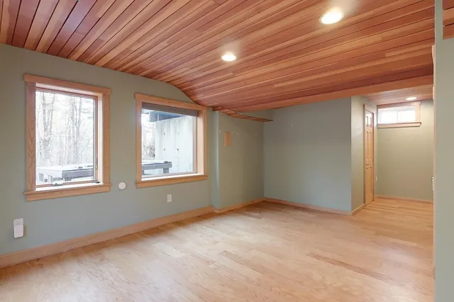 $615,000 | 93 Old Milford Road, Brookline, NH 03033