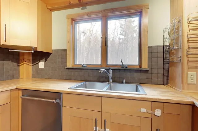 $615,000 | 93 Old Milford Road, Brookline, NH 03033