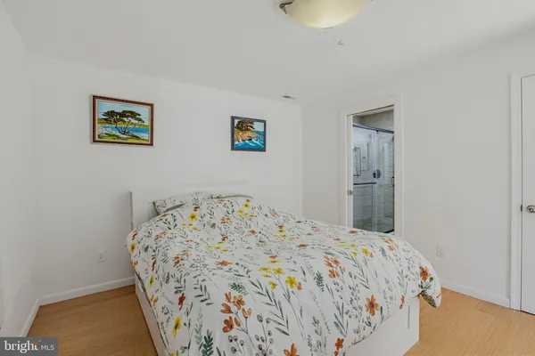 $425,000 | 10007 Vanderbilt Circle, Unit 12, Rockville, MD 20850
