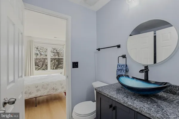 $425,000 | 10007 Vanderbilt Circle, Unit 12, Rockville, MD 20850
