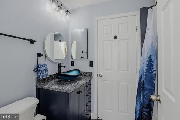 $425,000 | 10007 Vanderbilt Circle, Unit 12, Rockville, MD 20850