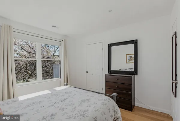 $425,000 | 10007 Vanderbilt Circle, Unit 12, Rockville, MD 20850