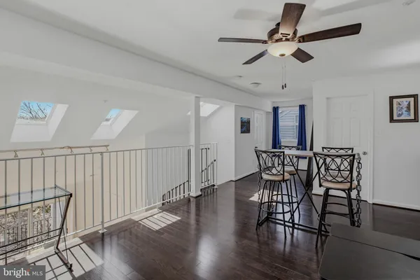 $425,000 | 10007 Vanderbilt Circle, Unit 12, Rockville, MD 20850