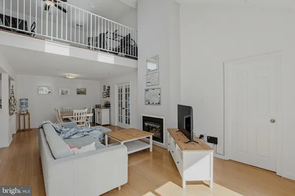 $425,000 | 10007 Vanderbilt Circle, Unit 12, Rockville, MD 20850
