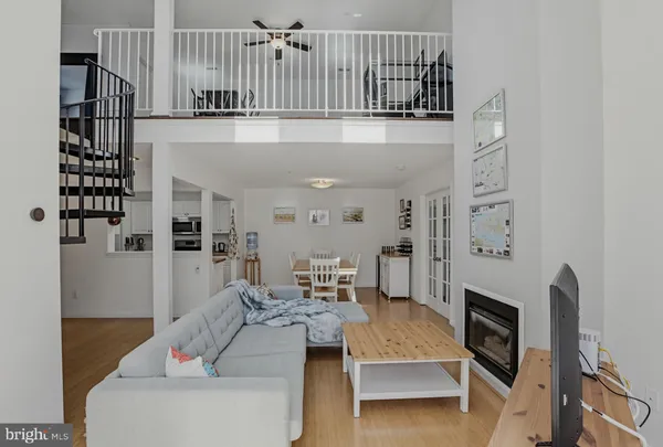 $425,000 | 10007 Vanderbilt Circle, Unit 12, Rockville, MD 20850