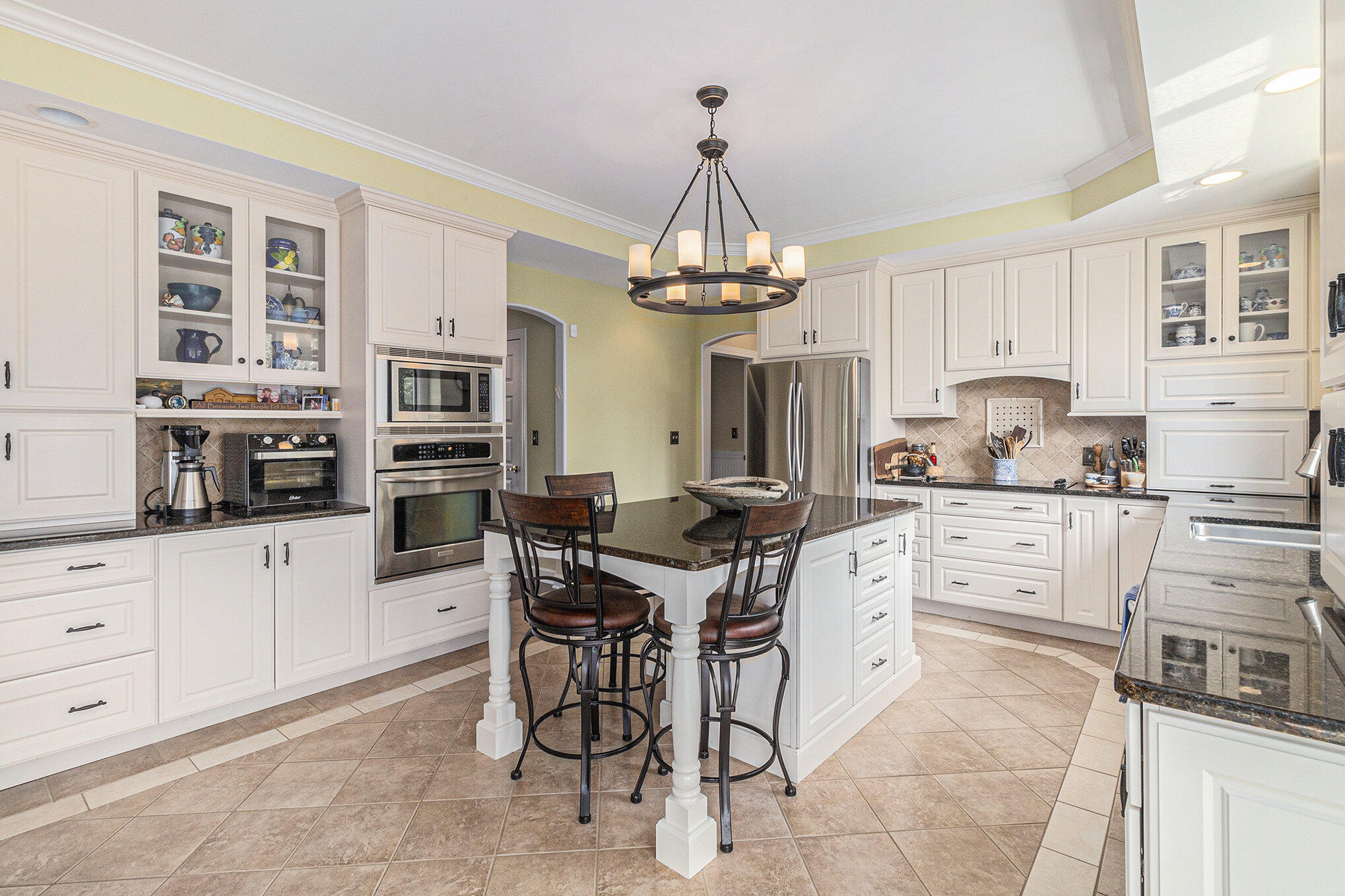 2865 Walters Way Ann Arbor, MI 48103 - Photo 20 of 89 kitchen with island