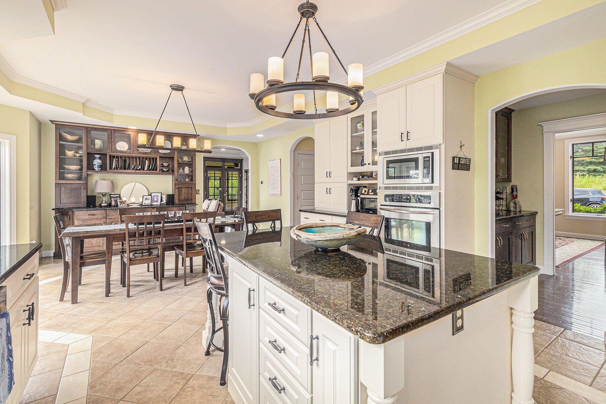 2865 Walters Way Ann Arbor, MI 48103 - Photo 23 of 89 chef's kitchen