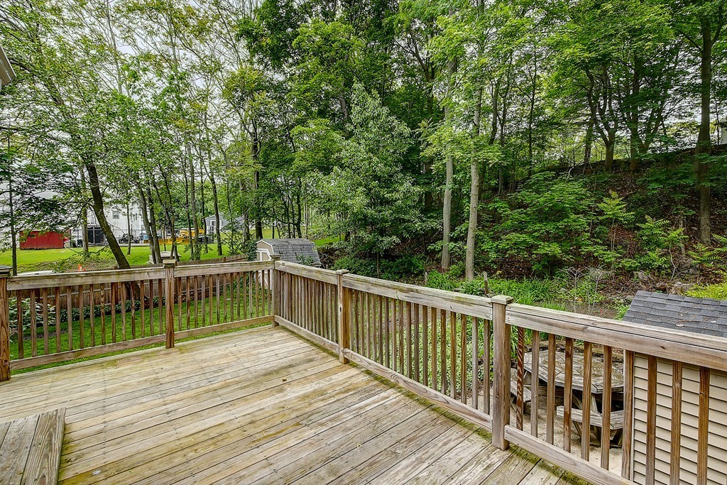 39 Davis St Extension Woburn, MA 01801 - Photo 12 of 29