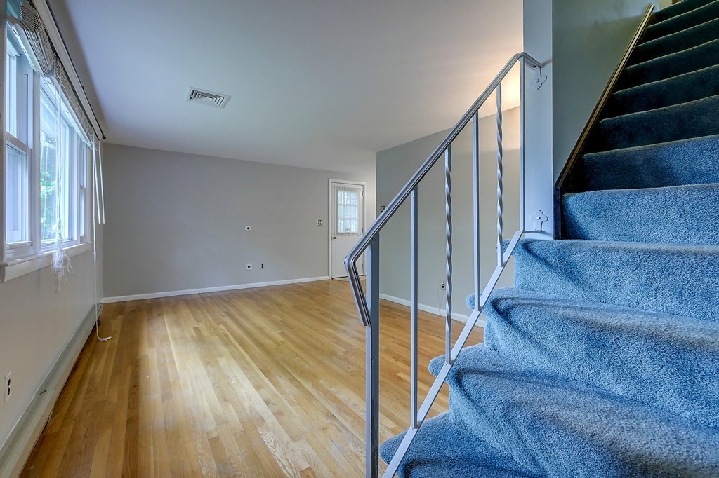 39 Davis St Extension Woburn, MA 01801 - Photo 13 of 29