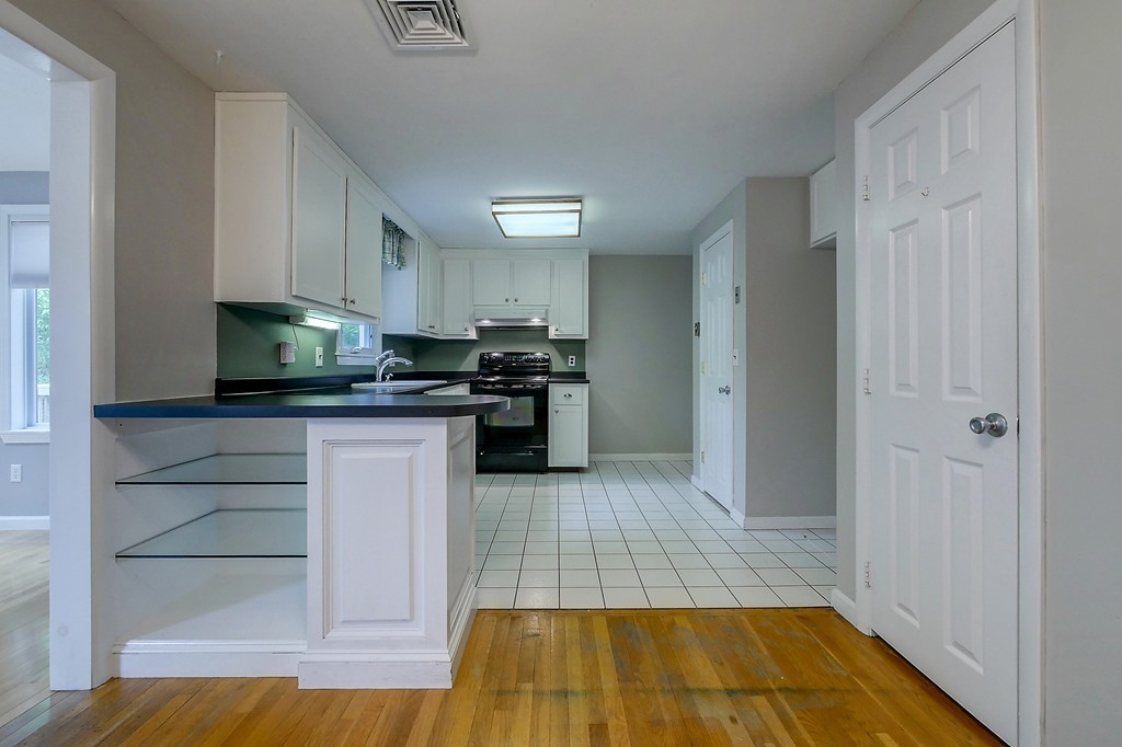 39 Davis St Extension Woburn, MA 01801 - Photo 18 of 29