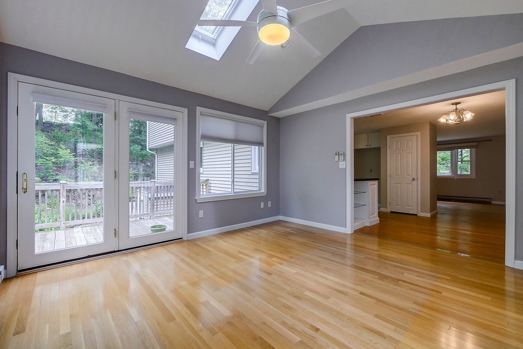 39 Davis St Extension Woburn, MA 01801 - Photo 21 of 29