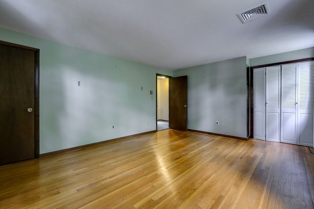 39 Davis St Extension Woburn, MA 01801 - Photo 23 of 29