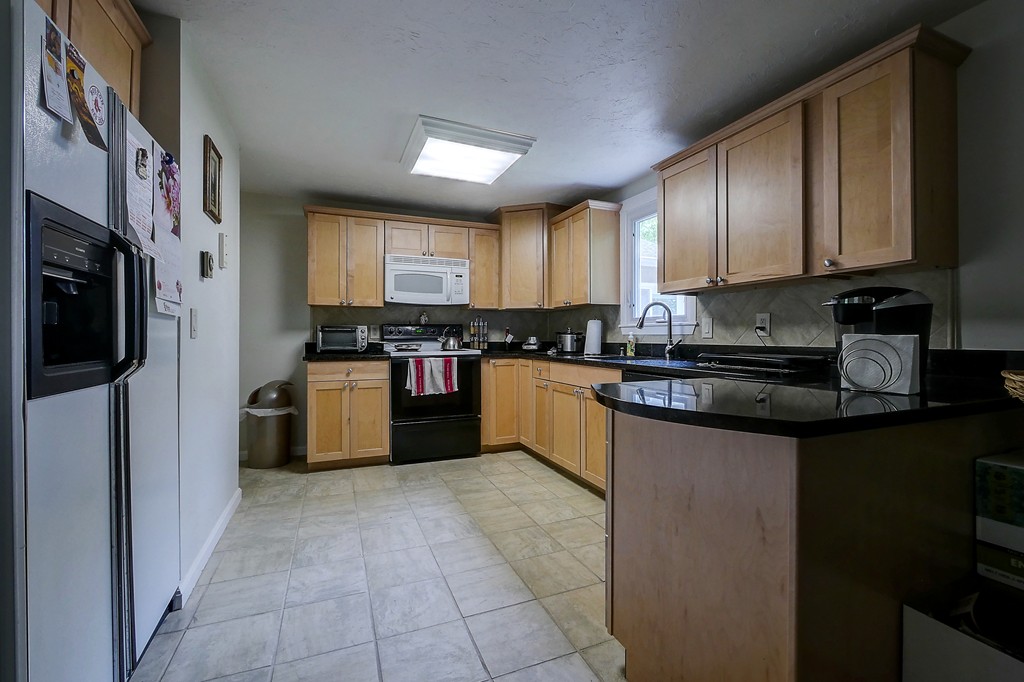 39 Davis St Extension Woburn, MA 01801 - Photo 28 of 29