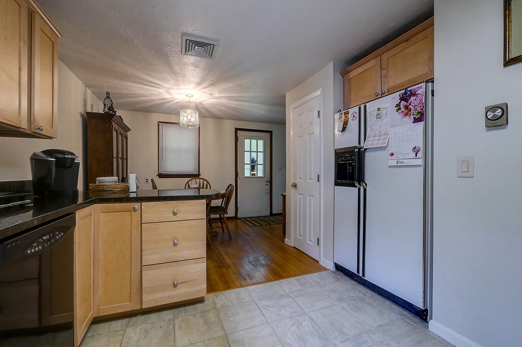 39 Davis St Extension Woburn, MA 01801 - Photo 29 of 29