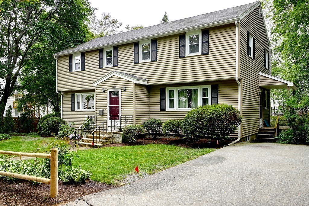 39 Davis St Extension Woburn, MA 01801 - Photo 5 of 29