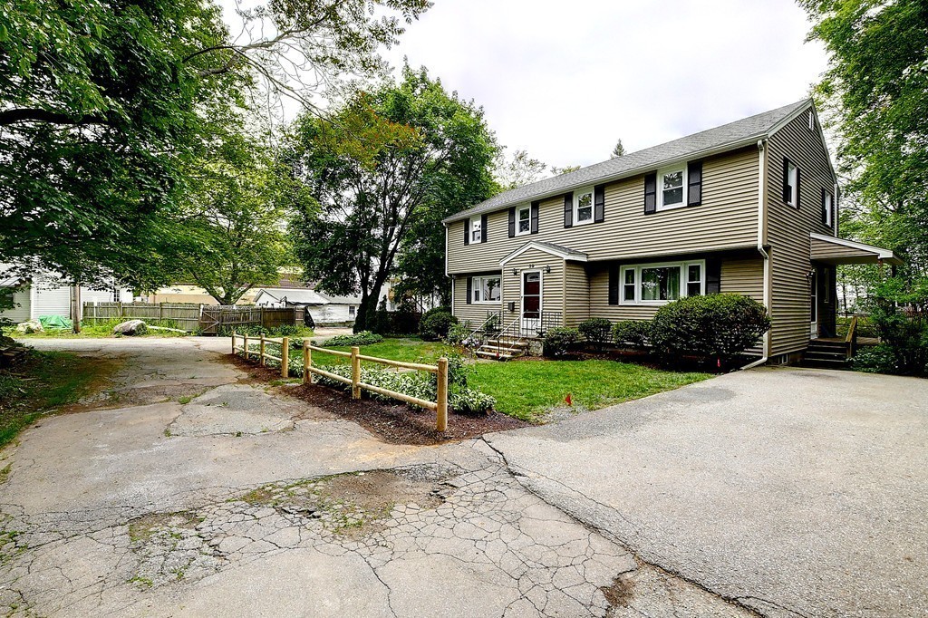 39 Davis St Extension Woburn, MA 01801 - Photo 6 of 29
